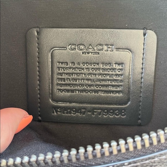 Brand new men coach Fanny pack new used … with tag’s still on it - Picture 7 of 7